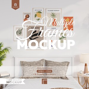 Könnte beinhalten: Ein digitales Mockup mit acht rechteckigen Wandrahmen, die in einer Galerieanordnung über einem Bett platziert sind. Die Rahmen enthalten verschiedene botanische und abstrakte Kunstdrucke mit Texten wie Botanique, Flower Market und Paris.