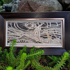 SUN CITY - Zero Waste Art, appeso fatto a mano, quadro di carta tagliato, arredamento e regalo per la casa, regalo per gli amanti della natura, chiesa, albero, sole, raggio di sole