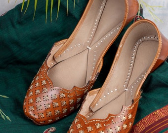 Zendaya - Elegant Indian Punjabi Sandals | Juttis | Handcrafted Leather | Gift for Her | Ladies Indian Sandals | Khussa