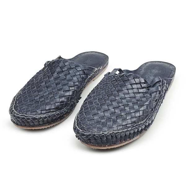 Men's woven mule sandals | handmade Kolhapuri Blue shoe | Unique ancient Indian Sandal | Sandales homme | Sandales cuir