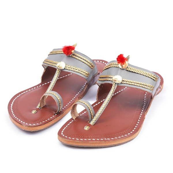 Mens Two Tone Kolhapuri Sandal, Unique Gifts for Men, Handmade Leather barefoot sandals, Indian classy casual sandals, Sandales cuir homme