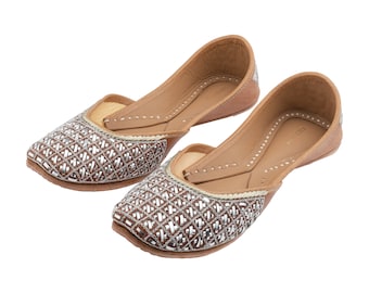 Juno - Traditional Indian Punjabi Sandals | Juttis | Handcrafted Leather Shoes | Gift for Her | Womens traditional footwear| Khussa