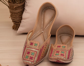 Artsy Beige - Traditional Indian Punjabi Sandals | Juttis | Handcrafted Leather Shoes | Gift for Her | Womens traditional footwear