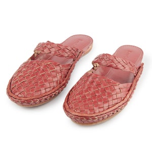 Best Summer Sandals, Handcrafted leather shoes, Womens Barefoot Sandals, Woven mules, Woven Slide Shoes, Indian Chappals, Leather Slip on, Boho Shoes, Red Leather Shoe, flat shoes, slippers, gift for her, moccasins