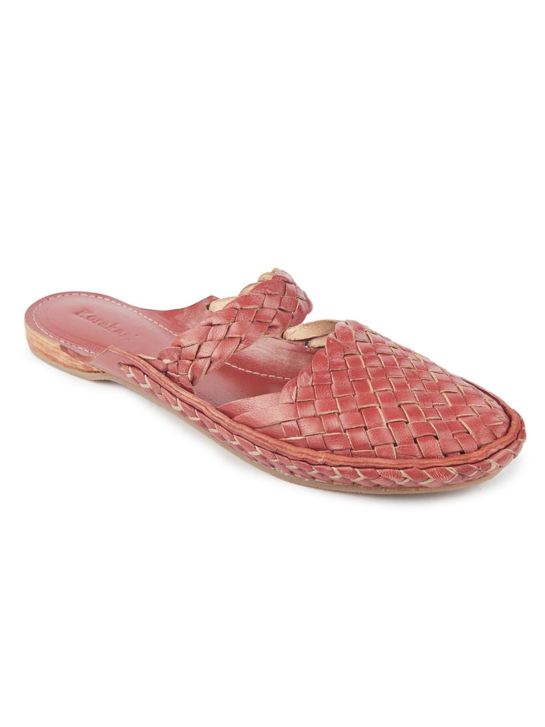Best Summer Sandals, Handcrafted leather shoes, Womens Barefoot Sandals, Woven mules, Woven Slide Shoes, Indian Chappals, Leather Slip on, Boho Shoes, Red Leather Shoe, flat shoes, slippers, gift for her, moccasins