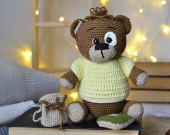 Urso amigurumi com mochila, receita de crochê