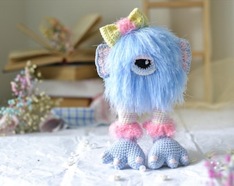 Amigurumi rainbow monster crochet pattern