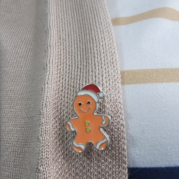 Christmas Gingerbread Man Enamel Pin, Holiday Gift, Christmas Gift. Gingerbread man Pin,