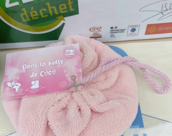 Fleur de douche en bambou rosé