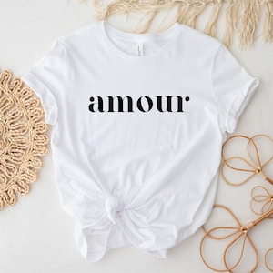 Koszulka Amour Love dla dorosłych w stylu francuskim T-shirt w stylu paryskim Odzież francuska Prezent dla miłośnika Paryża Koszulka w stylu paryskim Szykowna i modna zaprojektowana w Paryżu Francuski slogan
