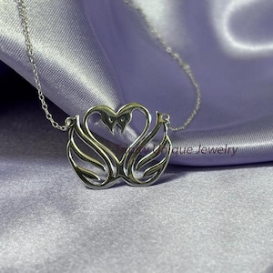 Minimalistische gepersonaliseerde zwaanhanger, kleine zwaanketting, sierlijke vogelbedel, sierlijke zwaanketting, vogelketting, dierensieraden, liefdescadeau
