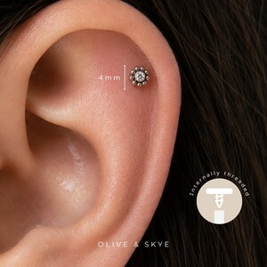 Dainty Flower Flatback Studs, 16G Titanium Flat Back Earring, Tiny Silver Flatback, Tiny Gold Flatback, Cartilage Stud, Helix Stud