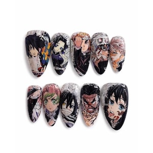 Zilveren Hashira-geïnspireerde plaknagels, amandelvorm, anime krijger nagelset, metallic statement nagels