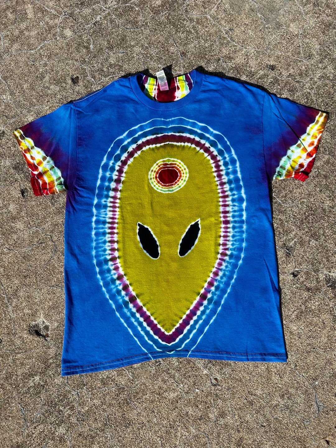 Alien Tie Dye T-shirt - Etsy
