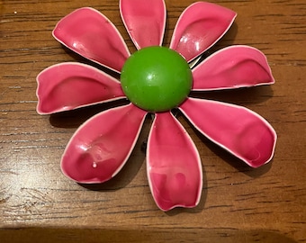 Vintage Enamel Daisy Flower Brooch