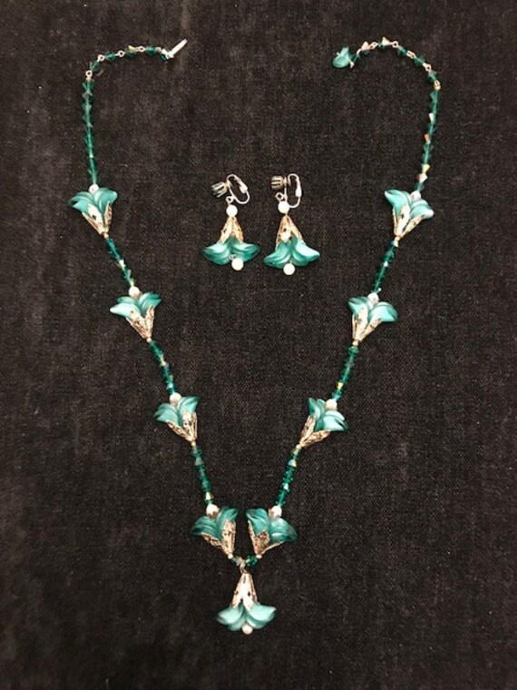 Vintage 60s Green glass necklace & earring set