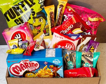 Authentic Deluxe Korean Snacks | Boxful of assorted Korean Snacks | Gift Box | Over 20 items of yummy treats from Seoul