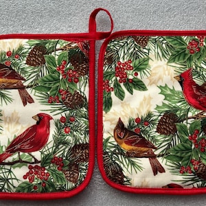 Cardinals and Pine Cones with Gold Outline Pot Holders Set of 2