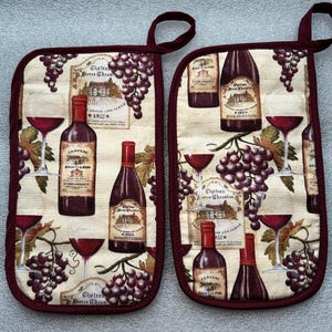 Red Wine Pot Holder Set of 2
