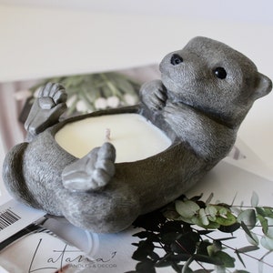 Jolie bougie loutre | Décoration de loutre de mer | Cadeau loutre pour un amoureux des loutres | Amour animal| Décor vie marine| Bougie faite main| Bougie en cire de soja