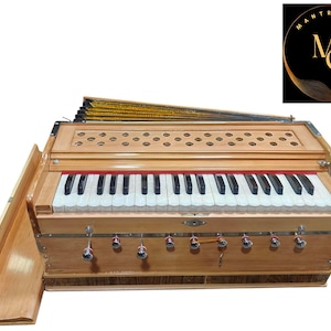Harmonium Mantra Standard 3.5 Octaves, 9 Stops, 42 Keys, Double Reeds, 7 Fold Bellows, Tuned to 440Hz - Ideal for Bhajan, Kirtan & Yoga