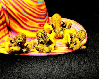 Yellow and Black Speckled Squid Octopus Hat Brim Pin