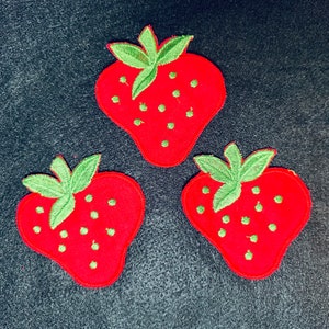 Vintage Strawberry Patch Applique - Embroidered -  set of 3