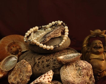 Pearl Necklace with Smoky Quartz Details | Classic beaded Jewellery | Vintage Balinese Necklace