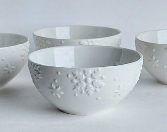 Set of 4 Thompson Snowflakes Bowls White Embossed Winter Dessert Bowls Discontinued Holiday Serveware Christmas Table Decor
