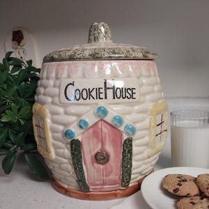 Vintage Beehive Cookie Jar Japan - 1950s Hand Painted Ceramic Cottage Jar - Cookie House - Embossed Biscuit Jar - Whimsical Decor