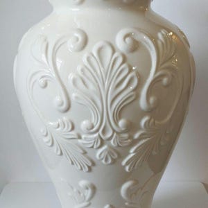 Lenox Georgian Vase: Ivory Porcelain with Gold Trim, 16&quot; Elegant Decor