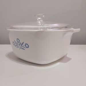 Vintage Corning Ware Blue Cornflower 1.75 Qt Casserole Dish with Lid - 1960s Pyroceram Cookware - Oven Safe Retro Bakeware