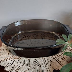 Vintage Pyrex 702 Smokey Brown 2 Qt Oval Casserole - 1970s USA Made - Glass Roaster Baking Dish - Oven Safe - Mid Century Cookware