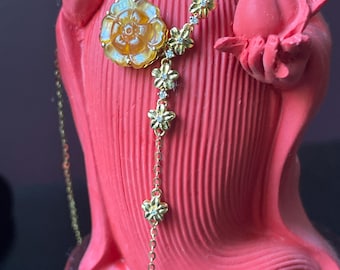 Elegant yellow jade flower 18k gold necklace
