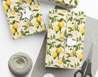 Elegantes Geschenkpapier mit Zitronenzweigen - grüne Blätter und gelbe Zitronen, weiße Blumen auf Blush, umweltfreundlich, hergestellt in den USA