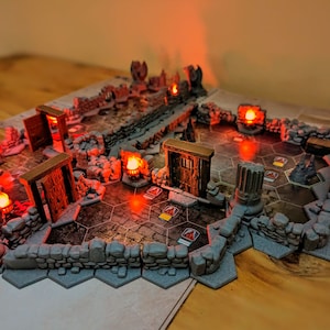 Walls and lights kit for Gloomhaven: doors, pillars, corners, torches, hexagonal system for Gloomhaven, Lion's Maw, Frosthaven