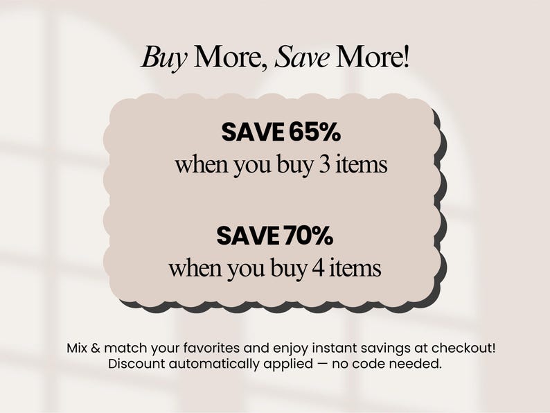 Op de afbeelding: Afbeelding met tekst: "Buy More, Save More!" biedt 65% korting bij aankoop van 3 items en 70% korting bij aankoop van 4 items. De korting wordt automatisch toegepast bij het afrekenen.