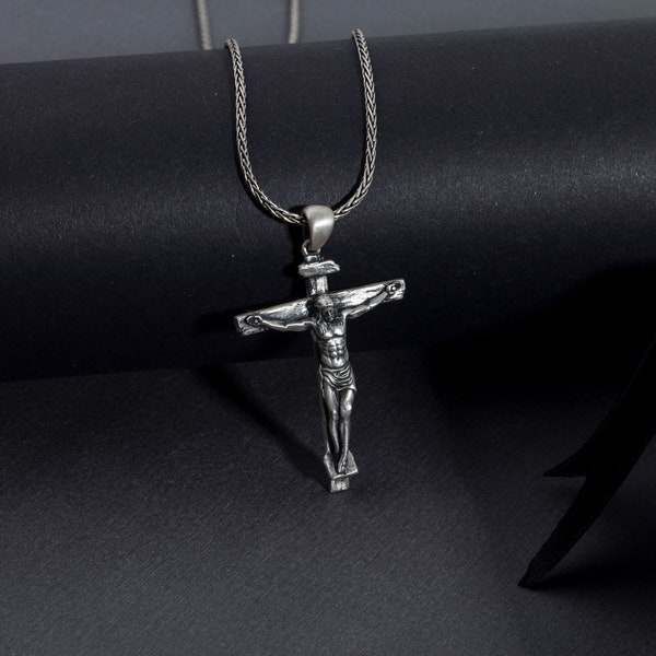 Collier crucifix en argent oxydé pour homme, pendentif croix de Jésus-Christ pour femme, cadeau pour petit ami, cadeau de maman, cadeau de Saint-Valentin pour homme