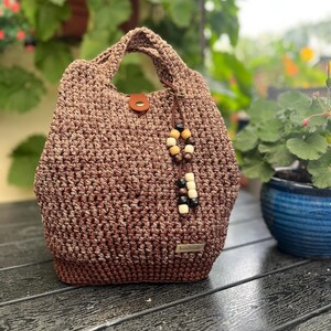 Ombre Illusion Crochet Tote Bag - Handgjord lyxig axelväska i chokladbrunt och beige marmorerat utseende