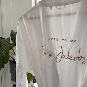 bestickter personalisierter Bademantel für Hochzeit, JGA oder Getting Ready