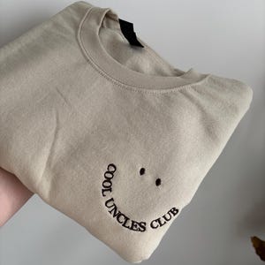 Cool Uncles Club Pullover bestickt personalisiert | Hoodie Sweater Onkel Geschenk | Geburtstag Uncle Statement Shirt bestickt