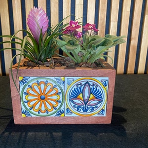 Mexikanische Fliesen gemustert Blumentopf aus Holz, mit Fliesen gemusterte Blumentöpfe, Blumentopf aus Holz, Blumentöpfe aus Holz für Balkone und alle Bereiche Ihres Hauses