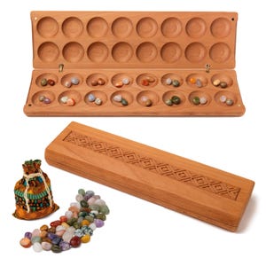 Hus Bao Nature | Jogo de pedras | Mancala | Jogo Kalaha | Jogo de pedras preciosas feito na Alemanha | com pedras preciosas, bolsa e instruções
