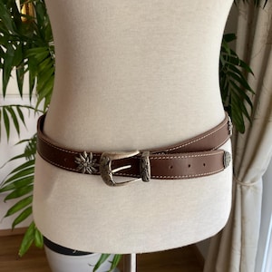 Vintage Trachten brown leather belt edelweiss flowers cottagecore