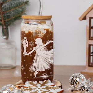Personalisierter Nussknacker Clara Ballerina Glas Sipper Benutzerdefinierter Nussknacker Ballerina Trinkgefäß Geschenk für Ballett-Weihnachtstänzer Eiskaffeetasse