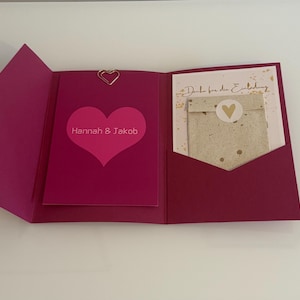 Karte/Geldgeschenk  Hochzeit Motiv:  Herz brombeer pink / Blütenblumen Pocketfold-Karte B6, individualisierbar