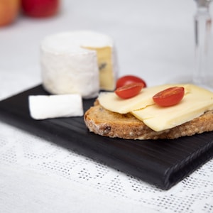 breakfast board, picnic board, travel board, cutting board, charred wood, solid wood, serving board, black wood, yakisugi, hardwood, laptop