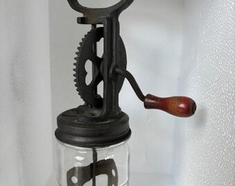French Mayo Mixer, The Futa, Vitgesse - Mayonnaise, Heart Cutouts on Main Gear, French Import, 10&quot; High, 5&quot; Jar,