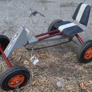 70年代から80年代にかけてチェコスロバキアで作られた子供用ペダルカー、ペダルゴーカート