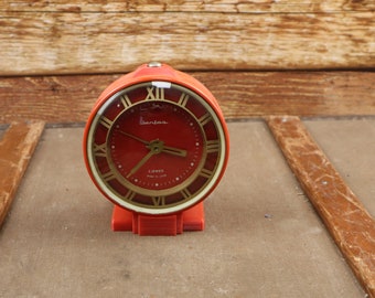 Stor vintageklocka orange "Jantar", väckarklocka med 4 juveler, gammal rustik klocka, väckarklocka, vintageklocka, hemmakontorsinredning, tillverkad i Sovjetunionen